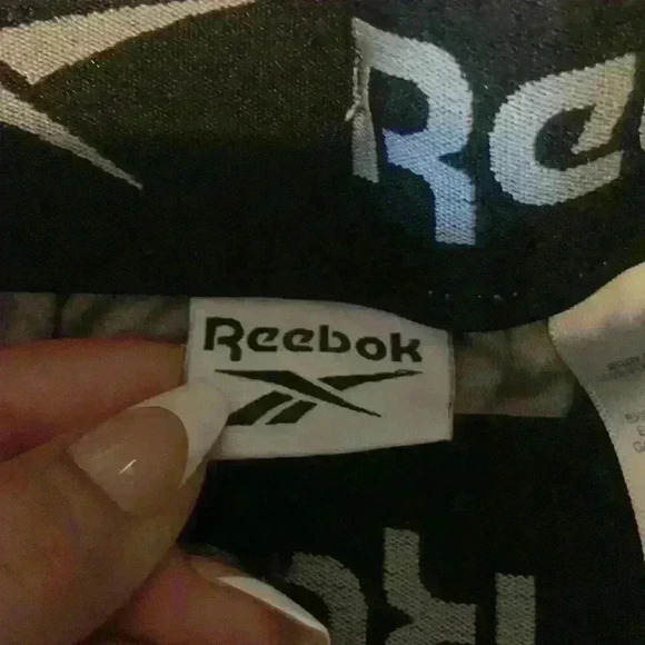 Reebok gym shorts size s - Picture 3 of 4